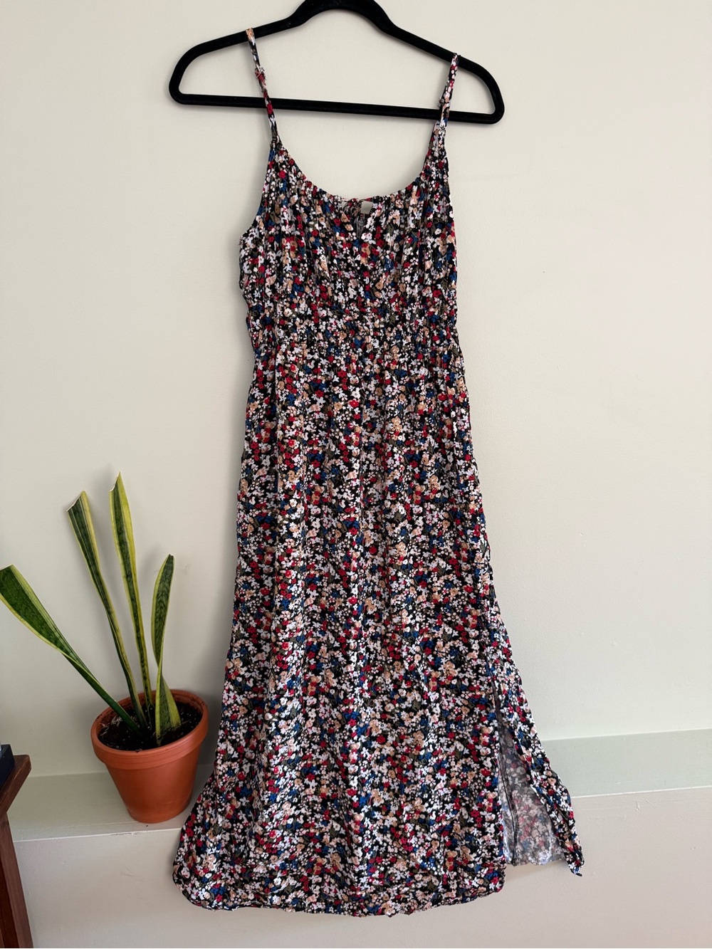 Source Unknown Navy Floral Spaghetti-Strap Maxi Dress